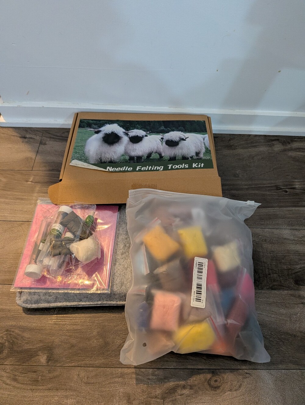 Needle Felt Kit with Felt, Needles and Bonus Foams Balls